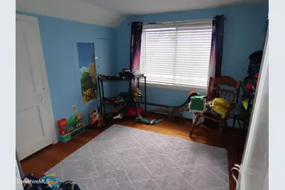 284 Franklin St, North Adams, MA 01247 - Photo 33