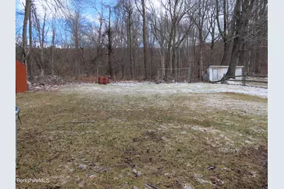 284 Franklin St, North Adams, MA 01247 - Photo 3