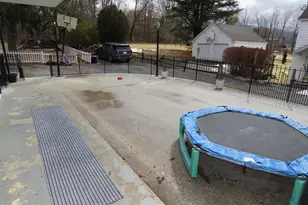 284 Franklin St, North Adams, MA 01247 - Photo 63