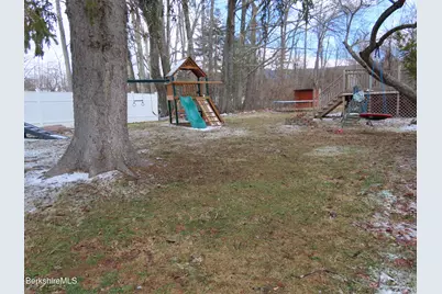 284 Franklin St, North Adams, MA 01247 - Photo 47