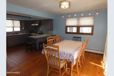 284 Franklin St, North Adams, MA 01247 - Photo 9