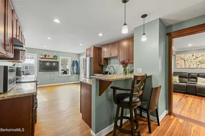 40 Stearns Ave, Pittsfield, MA 01201 - Photo 5