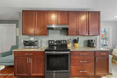 40 Stearns Ave, Pittsfield, MA 01201 - Photo 9