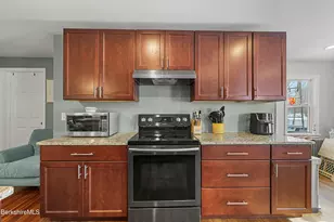 40 Stearns Ave, Pittsfield, MA 01201 - Photo 9