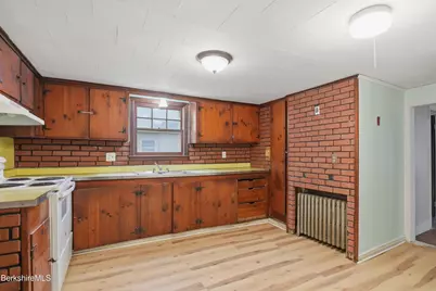 147 Dewey Ave, Pittsfield, MA 01201 - Photo 17