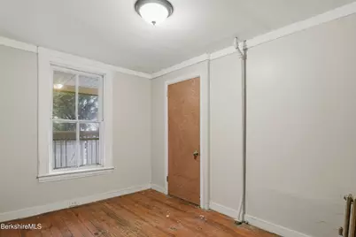 147 Dewey Ave, Pittsfield, MA 01201 - Photo 23