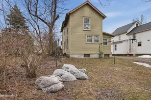 153 Dewey Ave, Pittsfield, MA 01201 - Photo 15