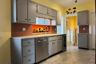 19 Commonwealth Ave, Pittsfield, MA 01201 - Photo 9