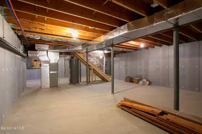 1427 Hewins St, Sheffield, MA 01257 - Photo 27