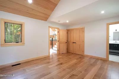 1427 Hewins St, Sheffield, MA 01257 - Photo 15