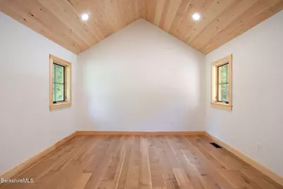 1427 Hewins St, Sheffield, MA 01257 - Photo 13