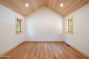 1427 Hewins St, Sheffield, MA 01257 - Photo 13