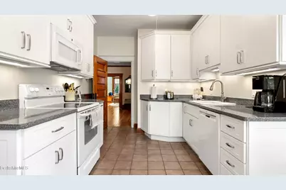 211 Cottage St, Great Barrington, MA 01236 - Photo 7