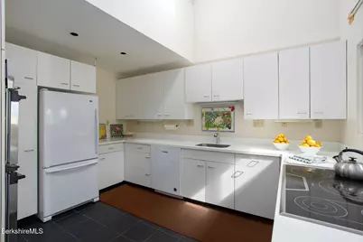 103 Gravesleigh Ter, Pittsfield, MA 01201 - Photo 15