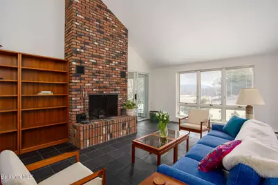 103 Gravesleigh Ter, Pittsfield, MA 01201 - Photo 9