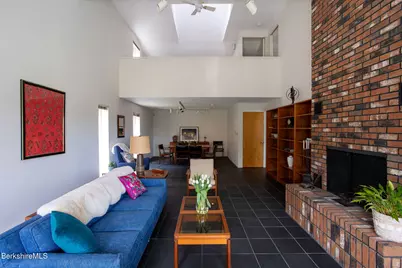 103 Gravesleigh Ter, Pittsfield, MA 01201 - Photo 11