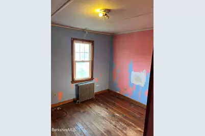 41 Willow St, Adams, MA 01220 - Photo 11