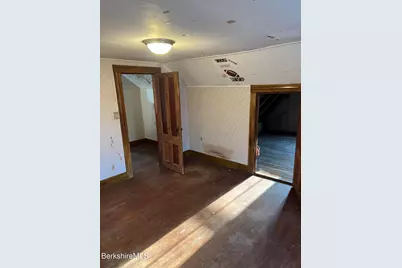 41 Willow St, Adams, MA 01220 - Photo 17