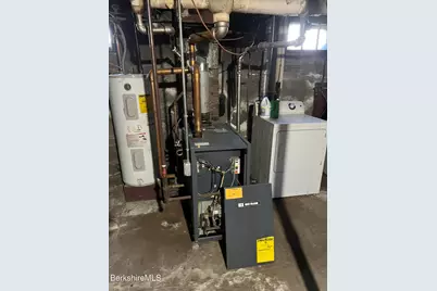 41 Willow St, Adams, MA 01220 - Photo 23