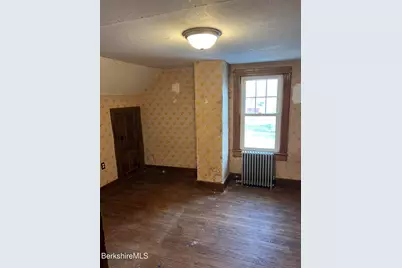 41 Willow St, Adams, MA 01220 - Photo 15