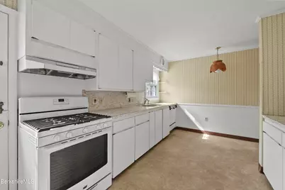 64 Lee Ter, Williamstown, MA 01267 - Photo 11