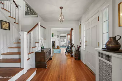 11 Concord Pkwy, Pittsfield, MA 01201 - Photo 9