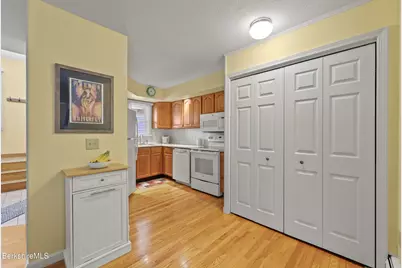 33 Walden Ln, Pittsfield, MA 01201 - Photo 7