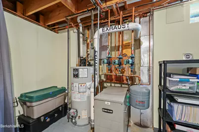 33 Walden Ln, Pittsfield, MA 01201 - Photo 29