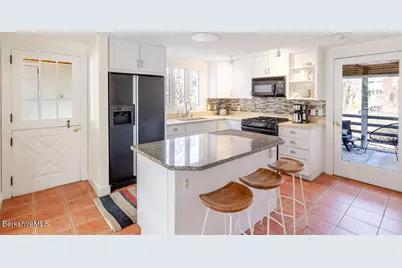 11 Prospect St, Great Barrington, MA 01230 - Photo 11