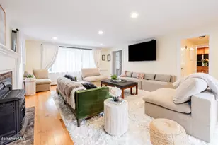 11 Prospect St, Great Barrington, MA 01230 - Photo 15