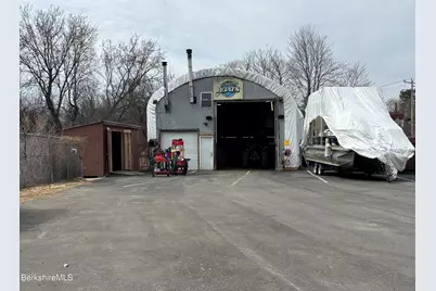 483 W Housatonic St, Pittsfield, MA 01201 - Photo 9