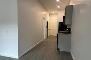 235 East St, Pittsfield, MA 01201 - Photo 3