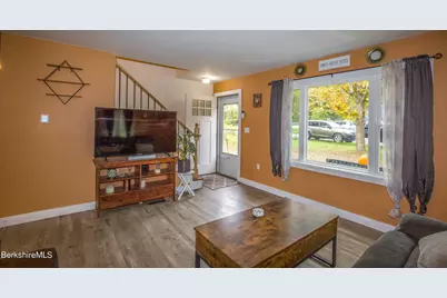 2 Walnut St, Great Barrington, MA 01230 - Photo 5