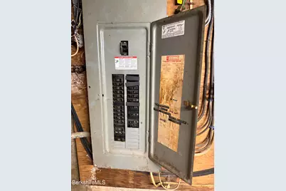 220 W Housatonic St, Pittsfield, MA 01201 - Photo 5