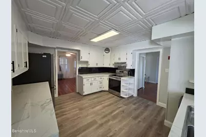 73 Plymouth St, Pittsfield, MA 01201 - Photo 9