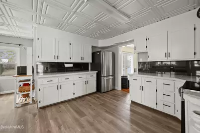 73 Plymouth St, Pittsfield, MA 01201 - Photo 17