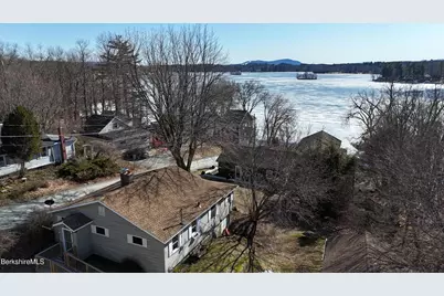 20 Profile St, Lanesborough, MA 01237 - Photo 9