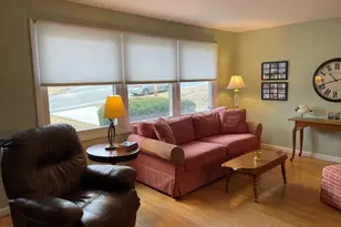 18 Morningview Dr, Pittsfield, MA 01201 - Photo 3