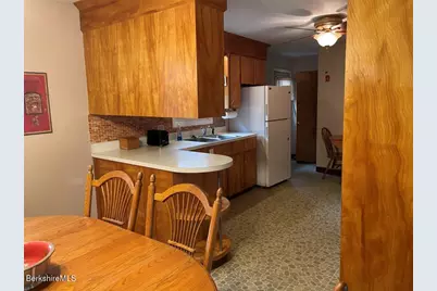 18 Morningview Dr, Pittsfield, MA 01201 - Photo 7