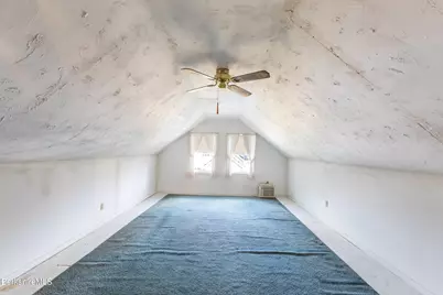 156 E New Lenox Rd, Pittsfield, MA 01201 - Photo 27