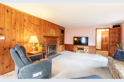 156 E New Lenox Rd, Pittsfield, MA 01201 - Photo 17