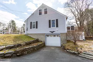 156 E New Lenox Rd, Pittsfield, MA 01201 - Photo 5