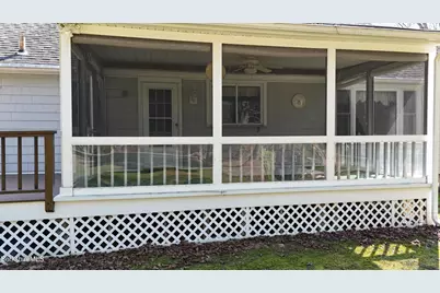 156 E New Lenox Rd, Pittsfield, MA 01201 - Photo 9