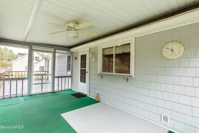 156 E New Lenox Rd, Pittsfield, MA 01201 - Photo 37