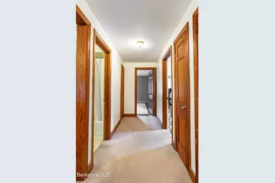 156 E New Lenox Rd, Pittsfield, MA 01201 - Photo 29