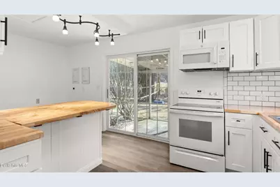 145 Jason St, Pittsfield, MA 01201 - Photo 9