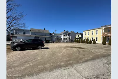301-309 Fenn St, Pittsfield, MA 01201 - Photo 5