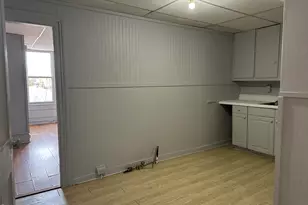 37 Melville St, Pittsfield, MA 01201 - Photo 9