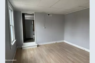 37 Melville St, Pittsfield, MA 01201 - Photo 17