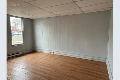 37 Melville St, Pittsfield, MA 01201 - Photo 11